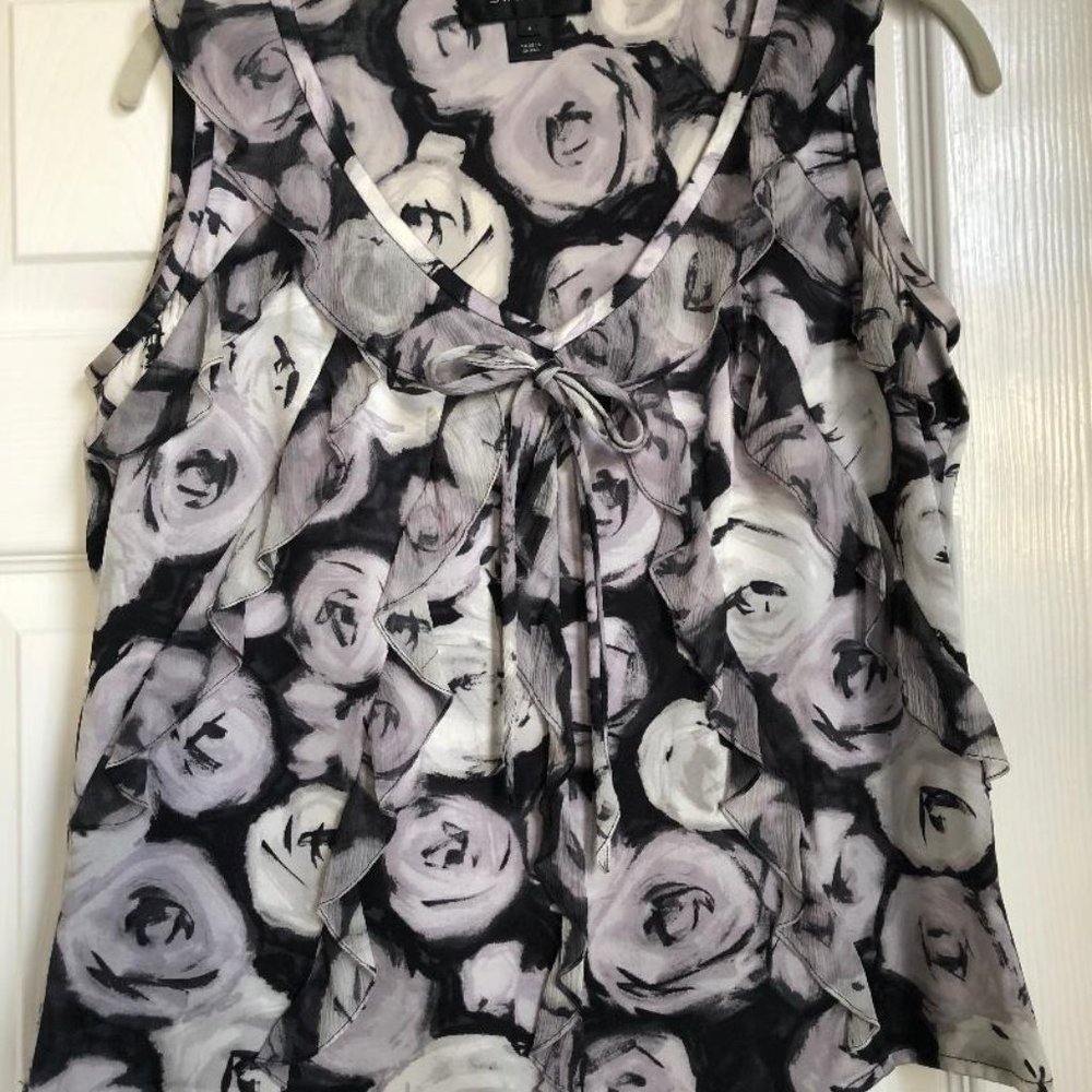 St. John Silk Sleeveless Blouse with Chiffon Ruffles Size P